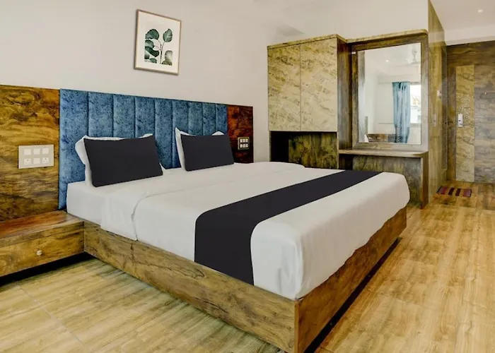 Hotel Krishna Dham Premium - Near Prem Mandir