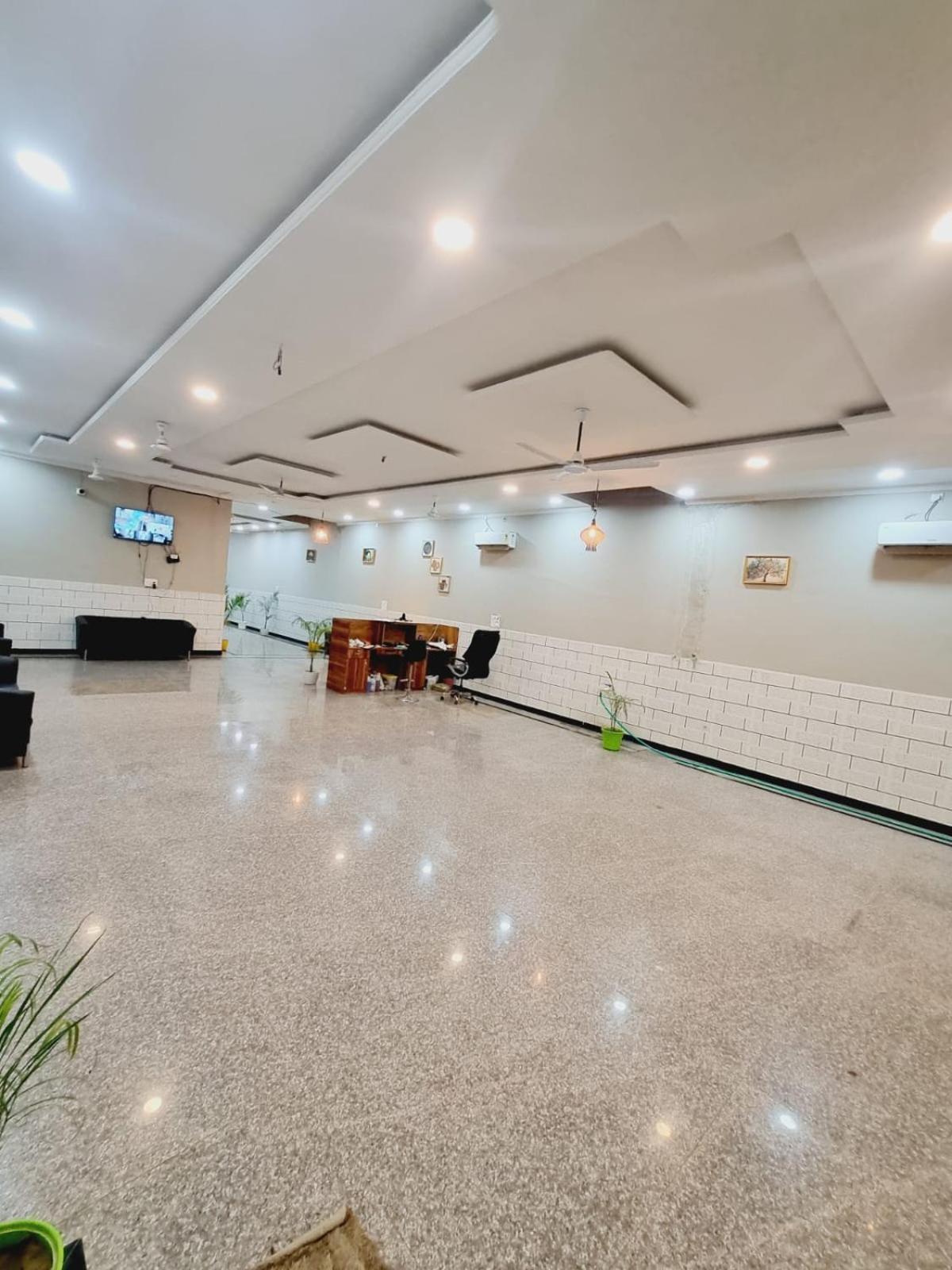 Hotel Krishna Dham Premium - Near Prem Mandir Vrindavan