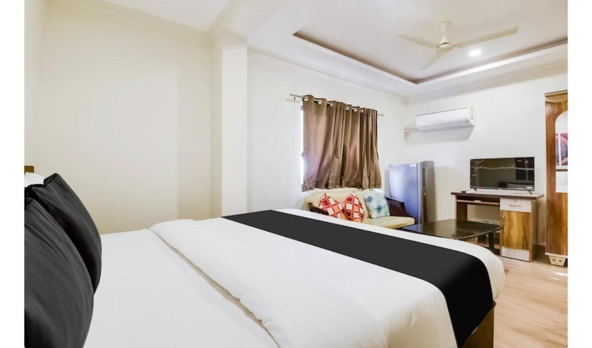 Krishna Dham Premium - Near Prem Mandir Hotel Vrindavan