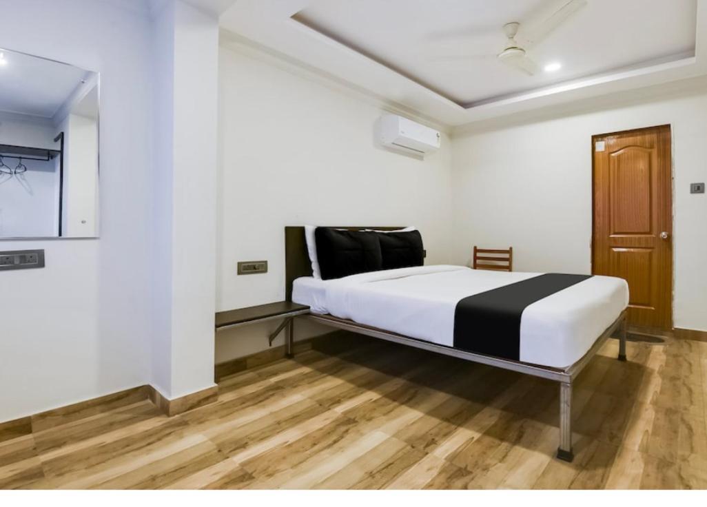 Hotel Krishna Dham Premium - Near Prem Mandir